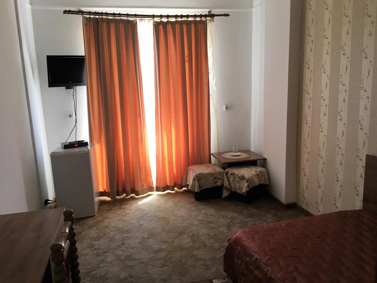 Fanti Hotel Vidin Esterno foto